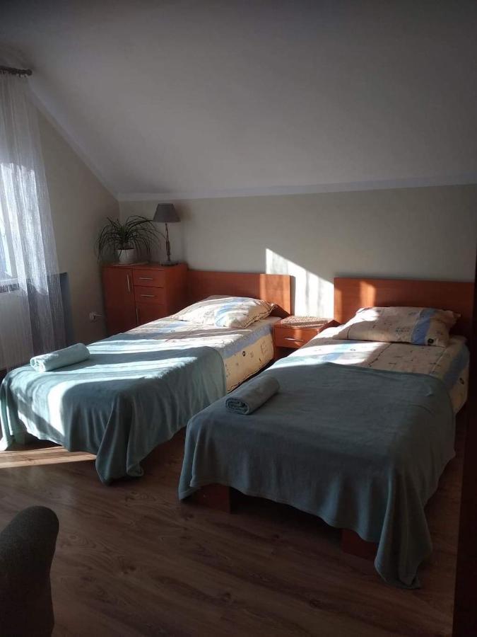 Pokoje Goscinne U Gochy Ustrzyki Dolne Exteriér fotografie