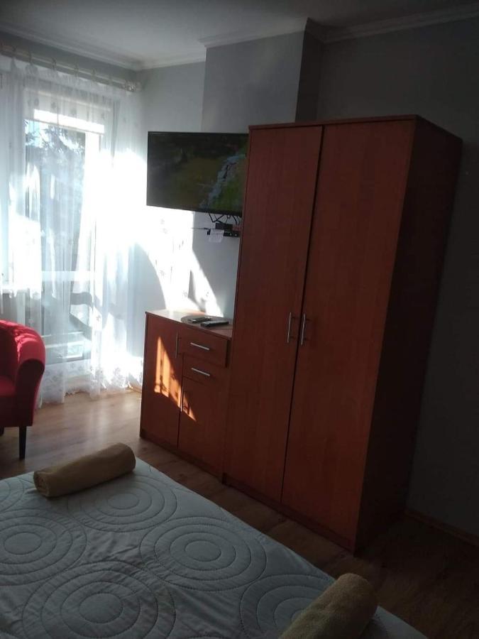 Pokoje Goscinne U Gochy Ustrzyki Dolne Exteriér fotografie